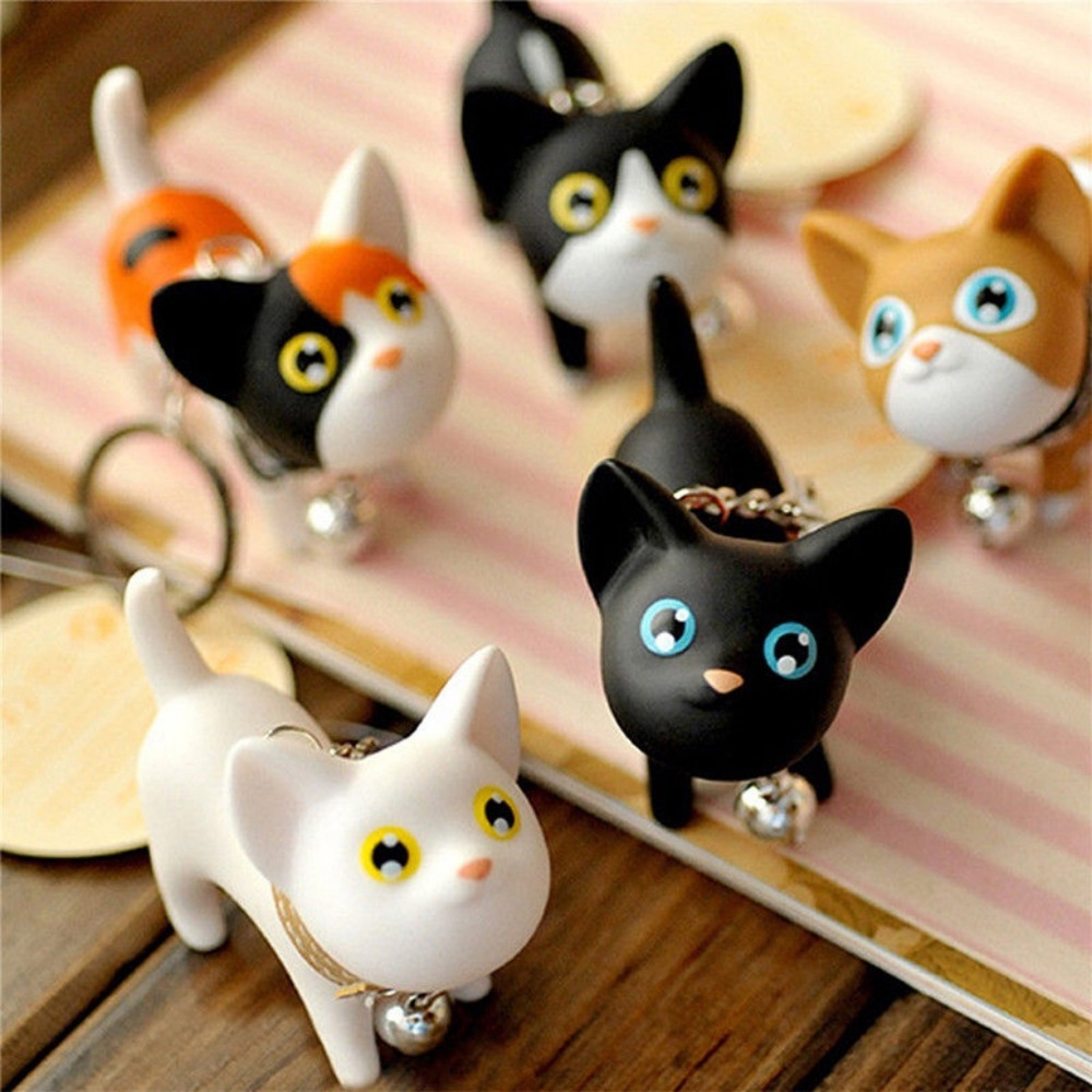 Adorable Kitty Keychain - Picture 2 of 3